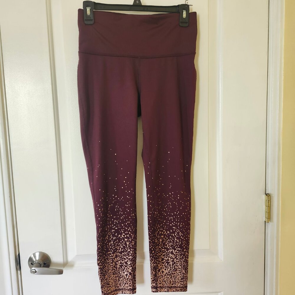 Xersion performance maroon / red legging womens 7/8 size M with gold speckles